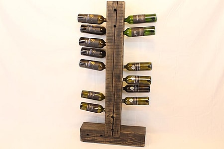Vinholder til gulv med plads til 20 flasker. fra Idalund Design Dansk produceret af genbrugstræ.