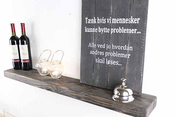 Svævehylde i genbrugstræ, Sort. 100 cm. Fra Idalund Design. Håndlavet. Svævehylde i genbrugstræ, Sort. 100 cm. Fra Idalund Design. Håndlavet.