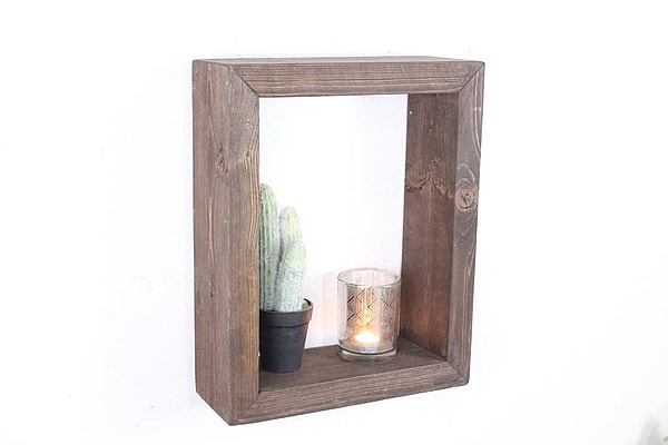 Trækasse/Hylde i genbrugstræ fra idalund Design 40x50. Dansk producerat. Bæredygtig design