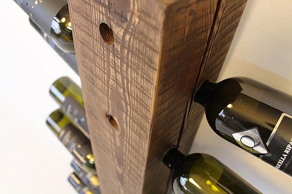 Vinholder til gulv med plads til 20 flasker. fra Idalund Design Dansk produceret af genbrugstræ.