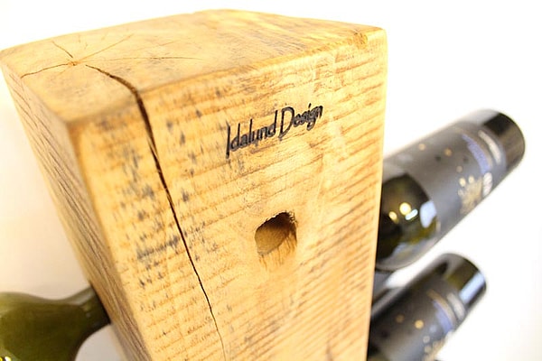 Vinholder til gulv med plads til 20 flasker. fra Idalund Design Dansk produceret af genbrugstræ. Vinholder til gulv med plads til 20 flasker. fra Idalund Design Dansk produceret af genbrugstræ.