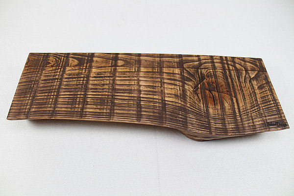Svævehylde natur kant nr. 17 - dyb 60 cm.