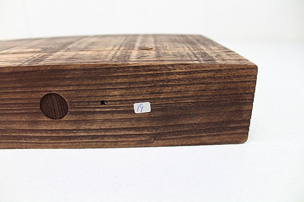 Nr 19 Længde 60 cm Højde 6,5 cm Dybde min. 17 cm max. 18 cm